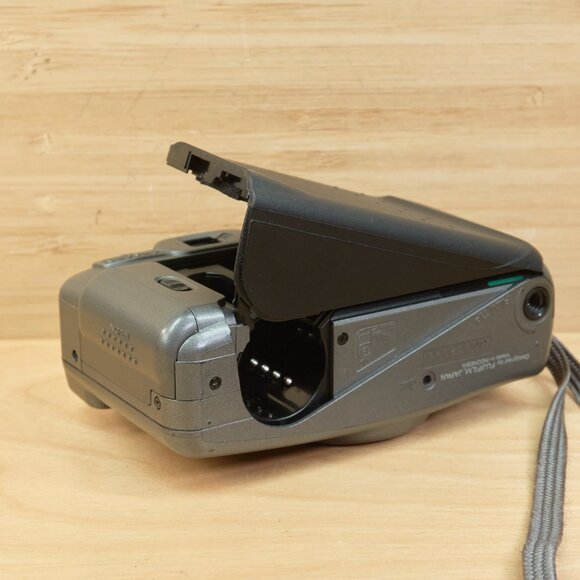 Fujifilm DL-260 Zoom MR Point and Shoot Film Camera, FUJINON Zoom Lens - Picture 9 of 9